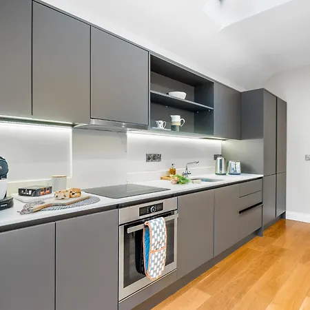 Market Street Apartment, *