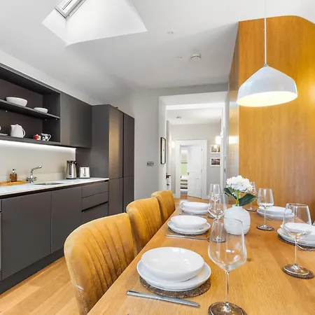 Market Street Apartment, *