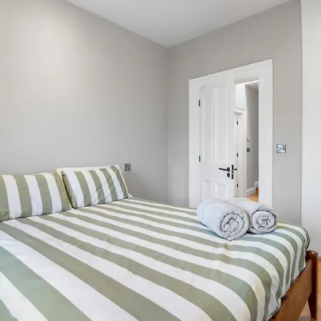 Market Street Apartment, *