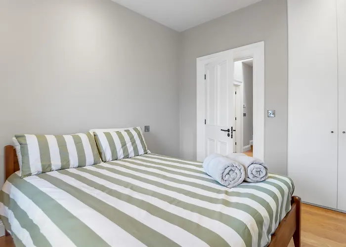Market Street Apartment, *