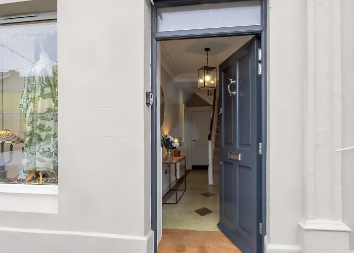Market Street Apartment,